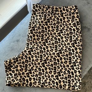 Banana Republic 5” Chino Shorts Animal Print
